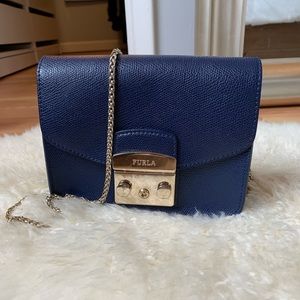 Furla metropolis mini leather crossbody